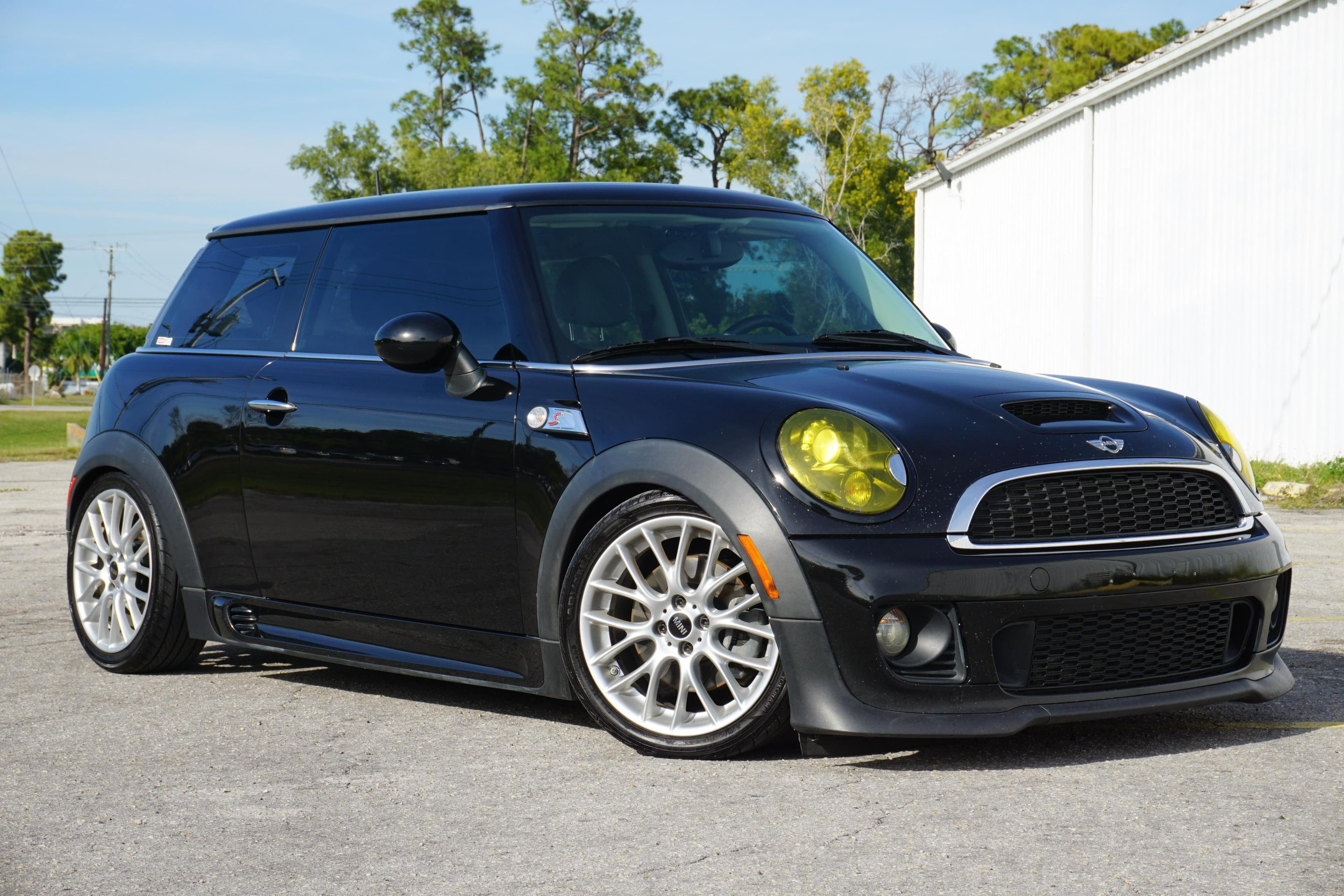 2012 MINI Cooper sold for $8,333