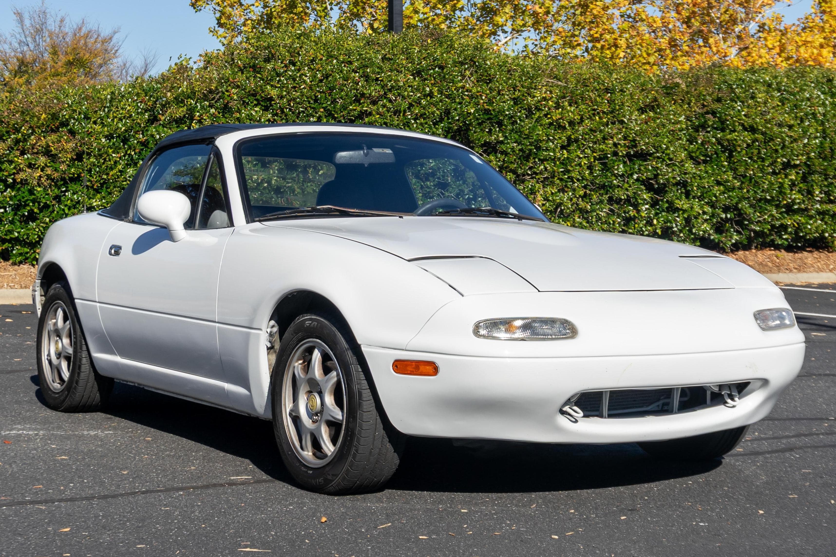 1994 Mazda NA Miata sold for $7,570