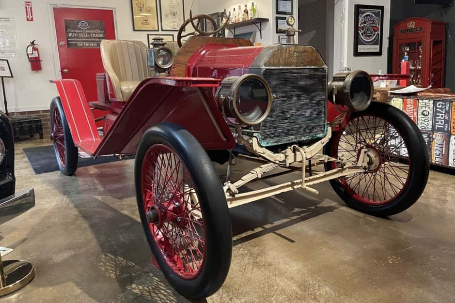 1914 Ford sold for $6,100