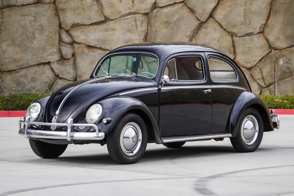 1957 Volkswagen Beetle (Oval Window) sold for $20,000
