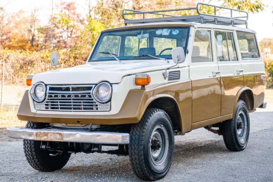 1980 Toyota Land Cruiser FJ55 sold for $10,500