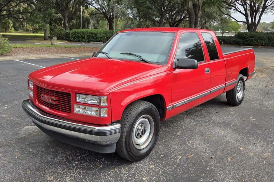 1997 GMC Sierra (GMT400 1988-2002) sold for $7,999