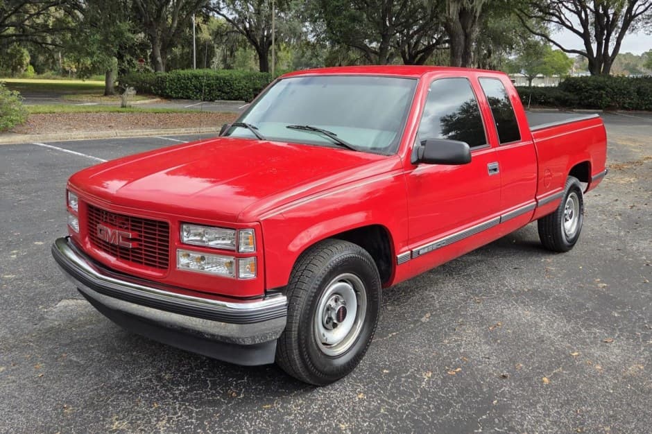 1997 GMC Sierra (GMT400 1988-2002) sold for $7,999