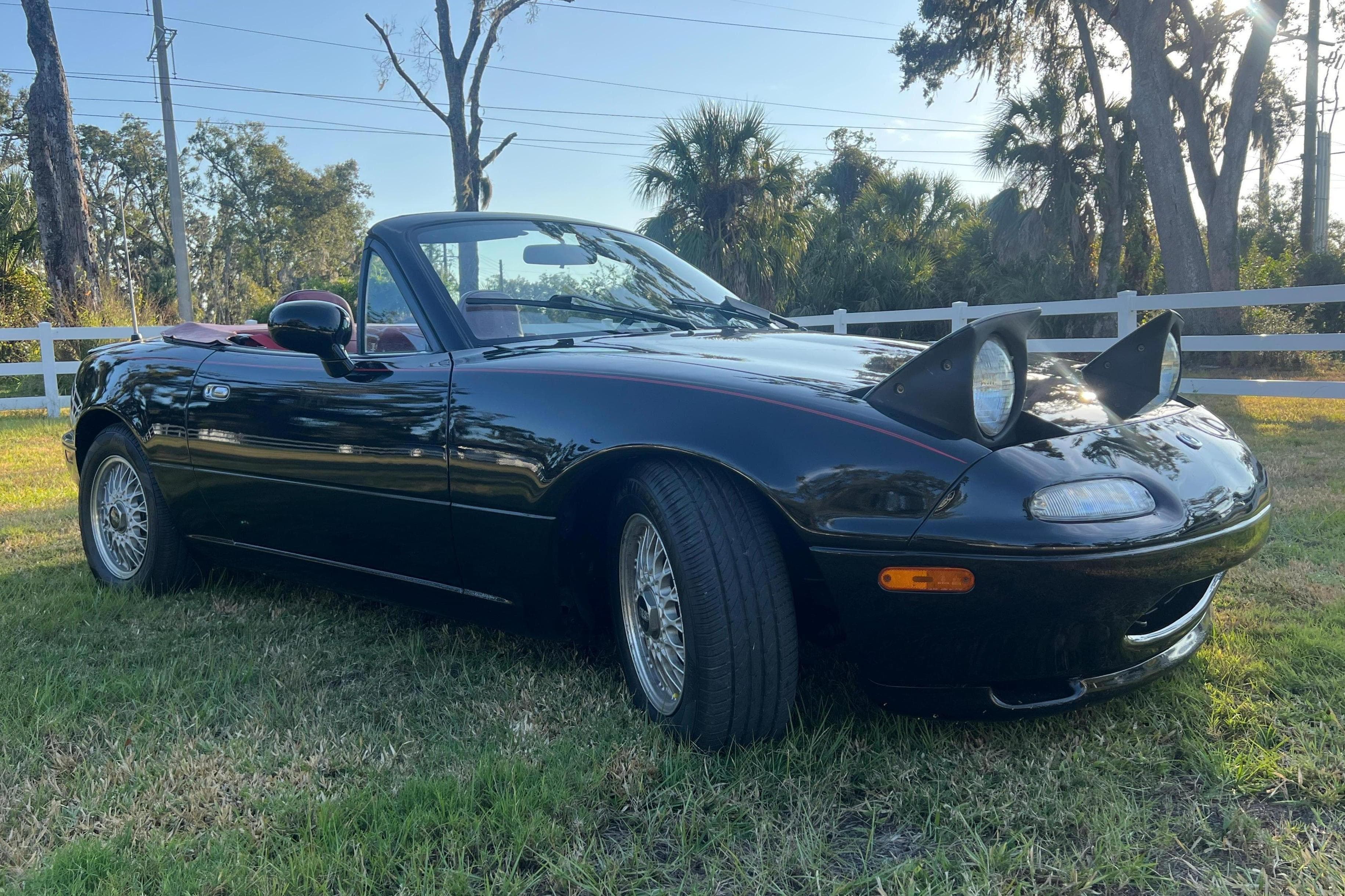 1993 Mazda NA Miata sold for $8,300