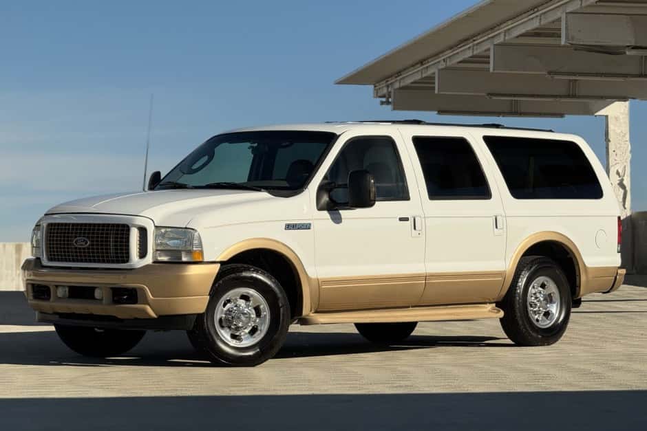 2003 Ford Excursion sold for $11,000