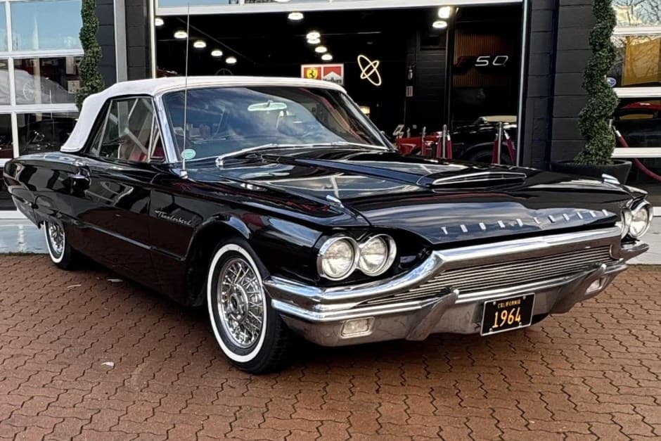 1964 Ford Thunderbird (1964-1966) sold for $25,251