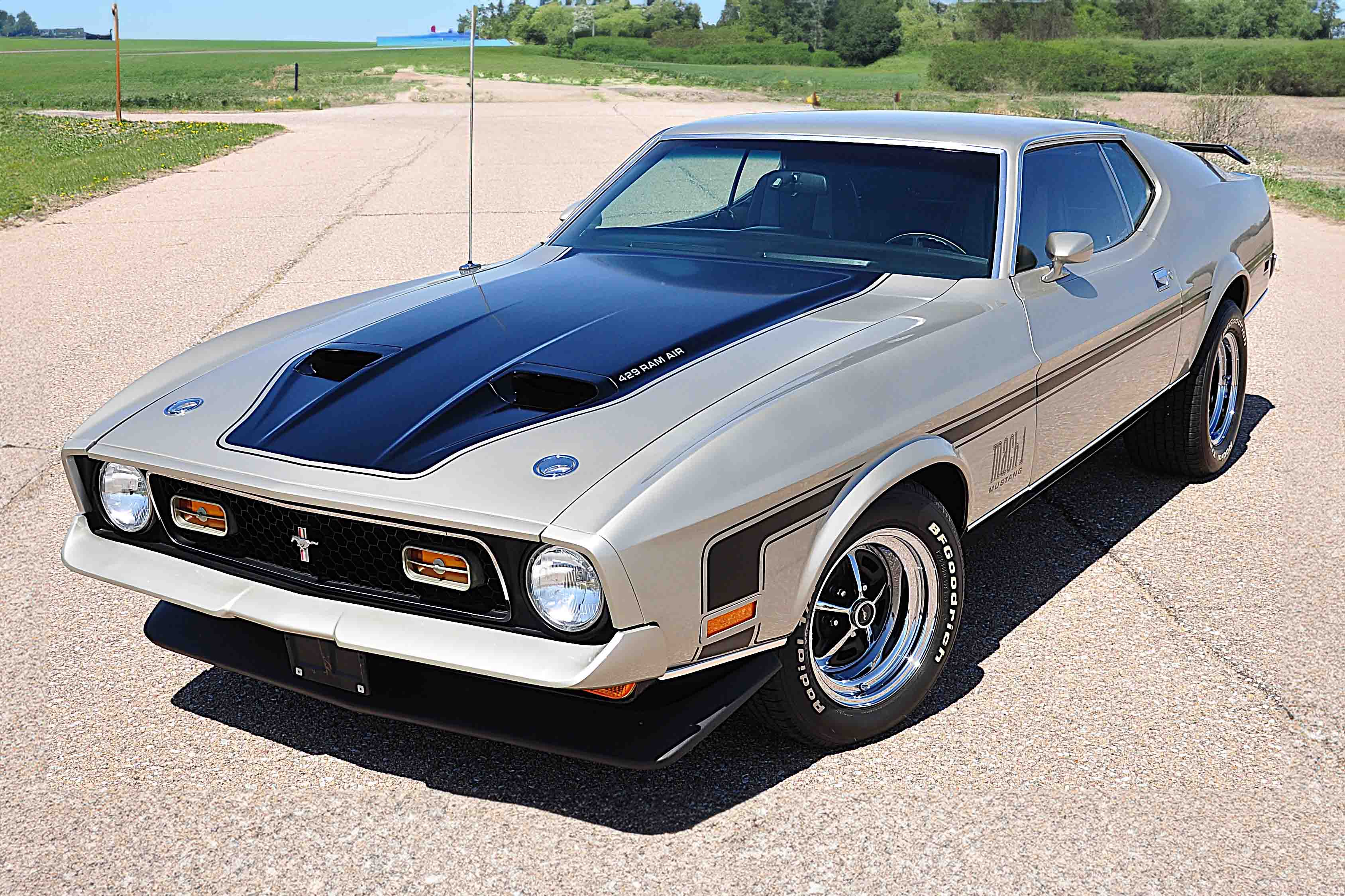 1971 Ford Mustang sold for $60,000