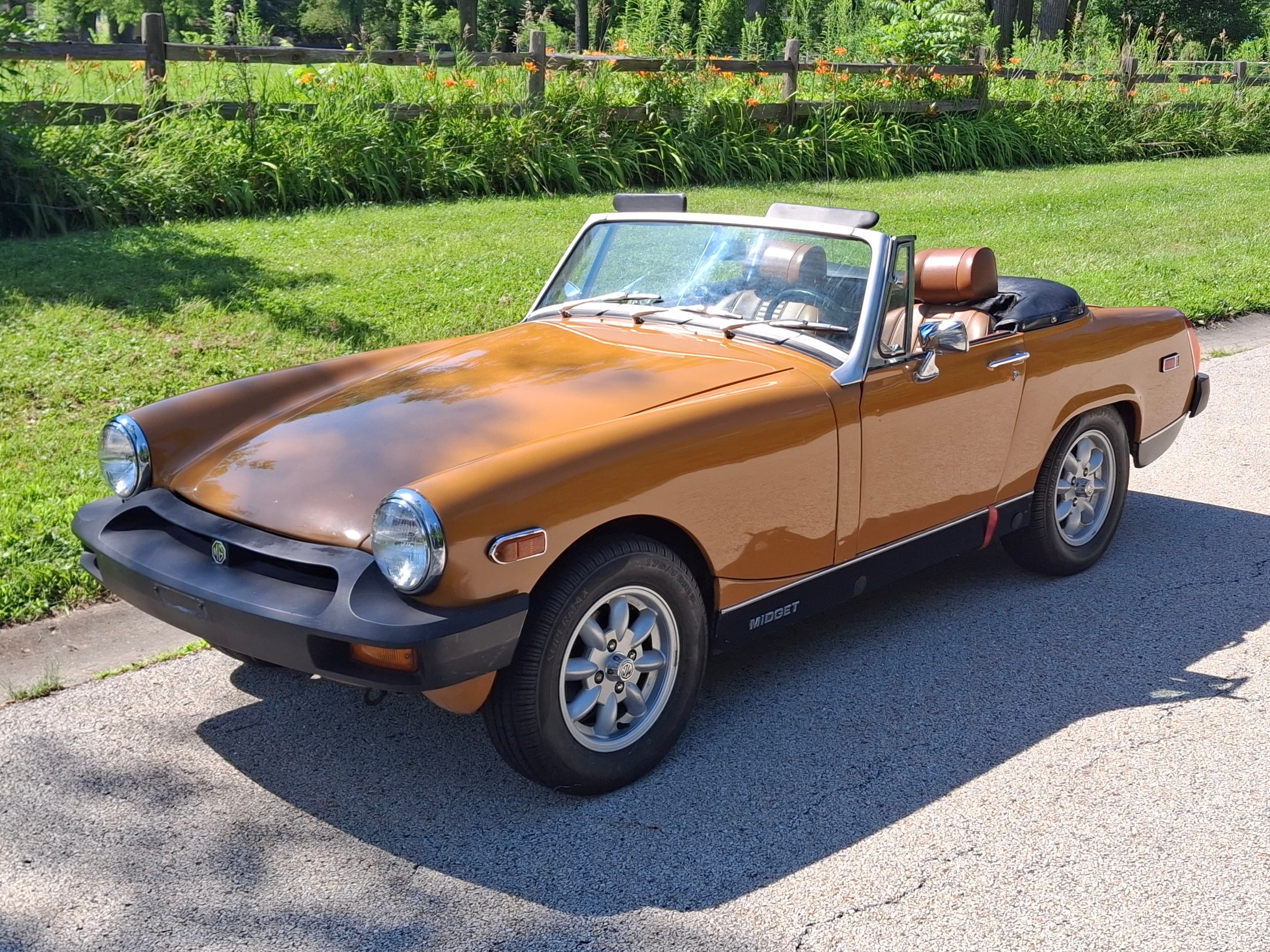 1975 MG Midget sold for $5,000
