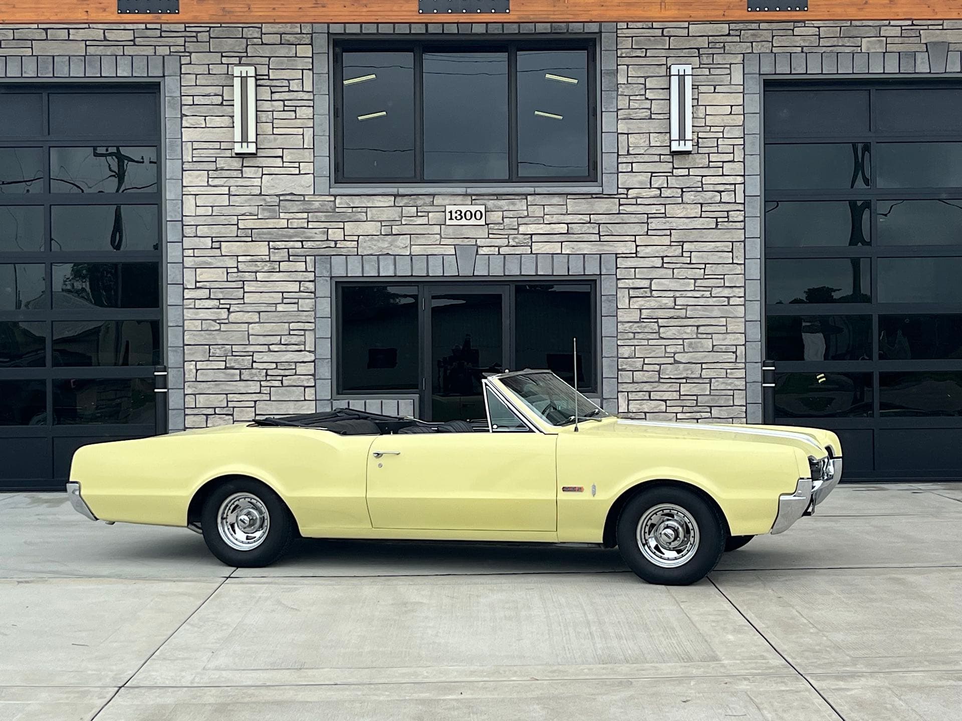 1967 Oldsmobile Cutlass Supreme sold for $17,500