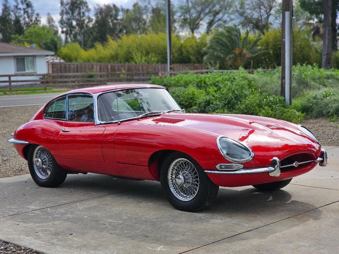 1964 Jaguar E-Type sold for $77,000