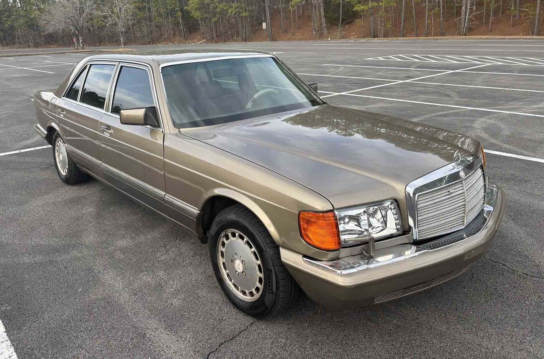 1986 Mercedes-Benz 300SDL sold for $2,610
