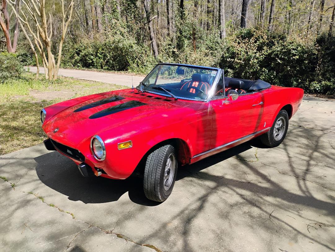 1978 Fiat 124 sold for $8,000