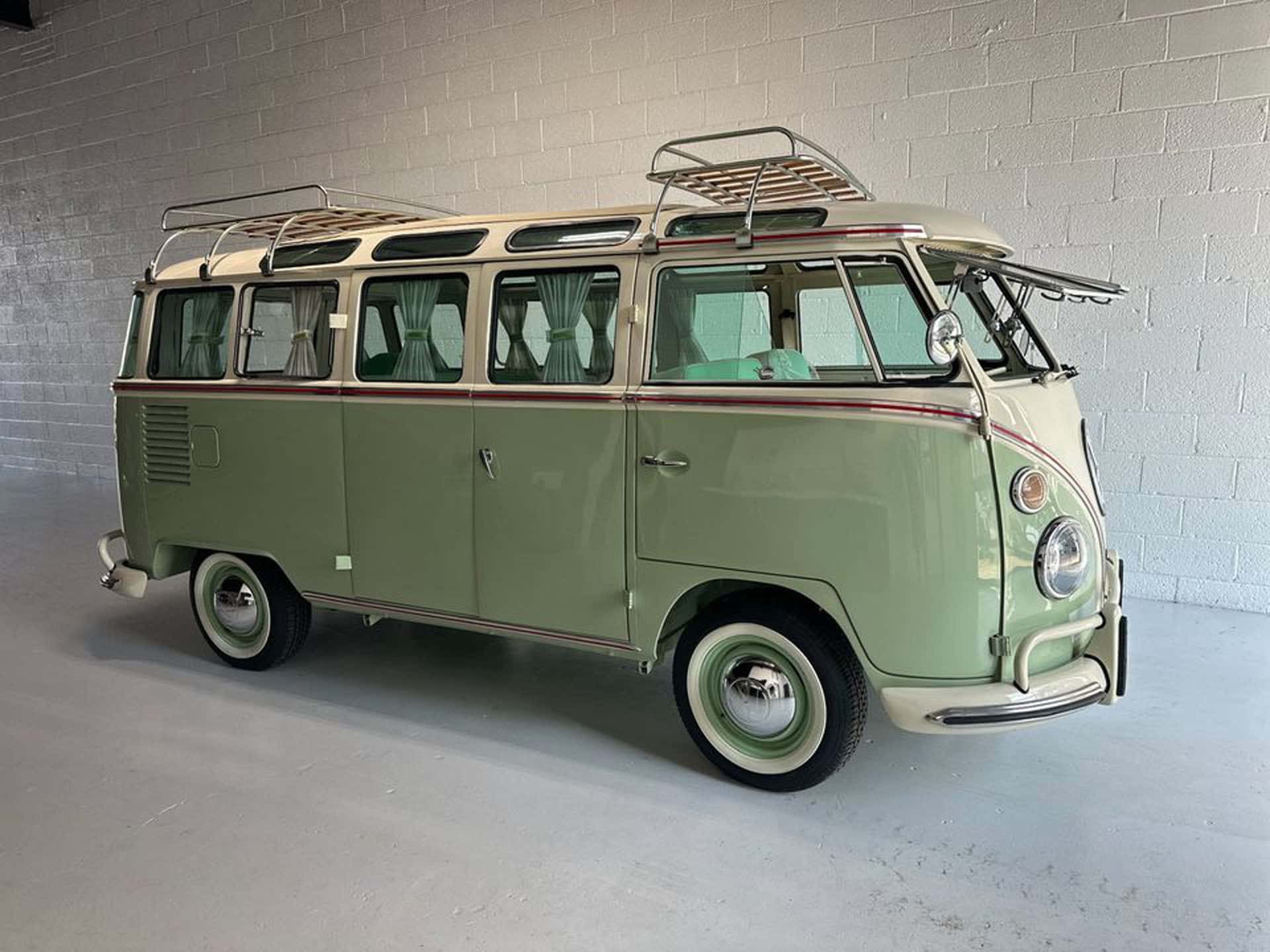 1972 Volkswagen Transporter (Van) sold for $29,000