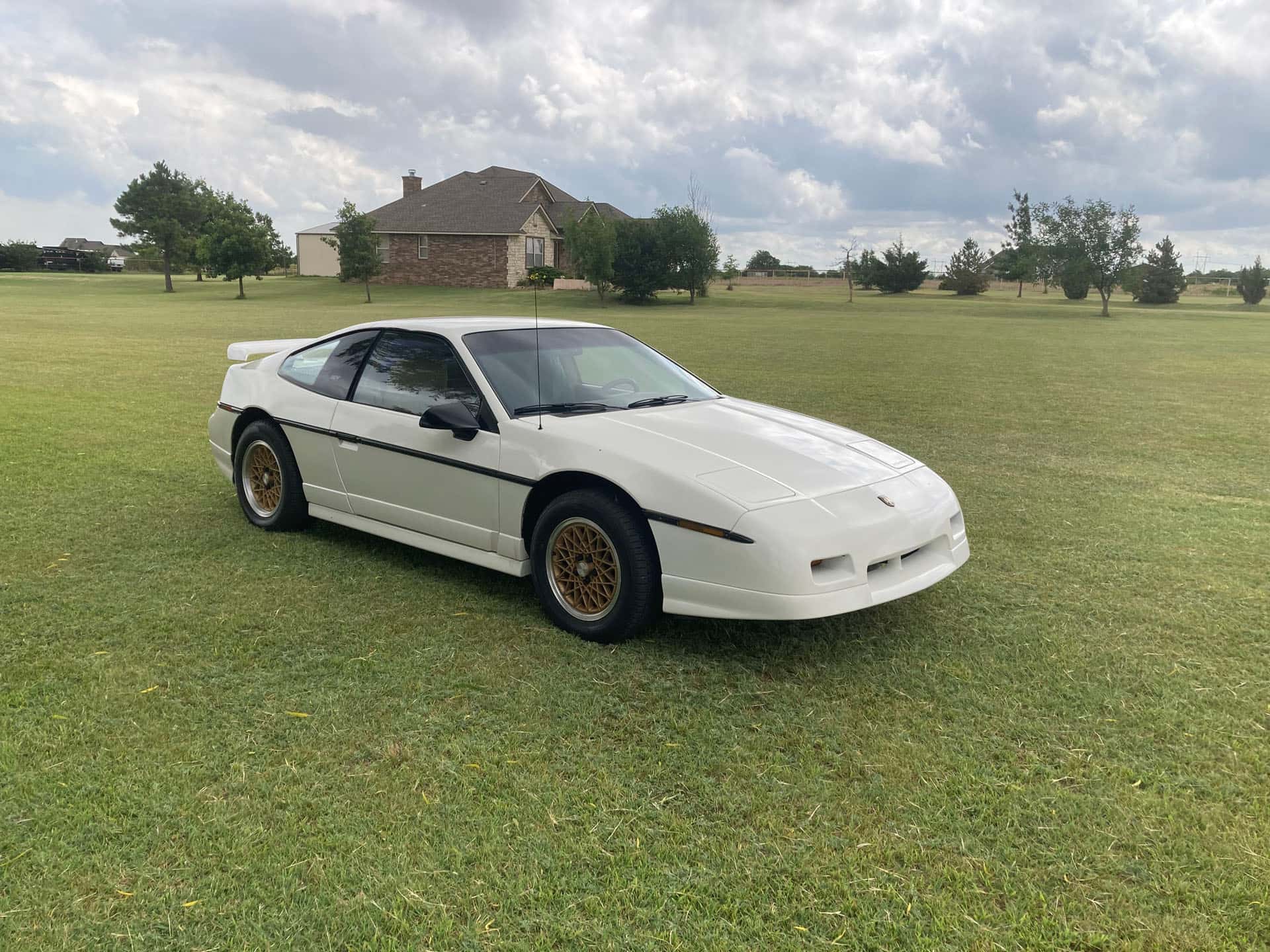 1988 Pontiac Fiero sold for $10,750