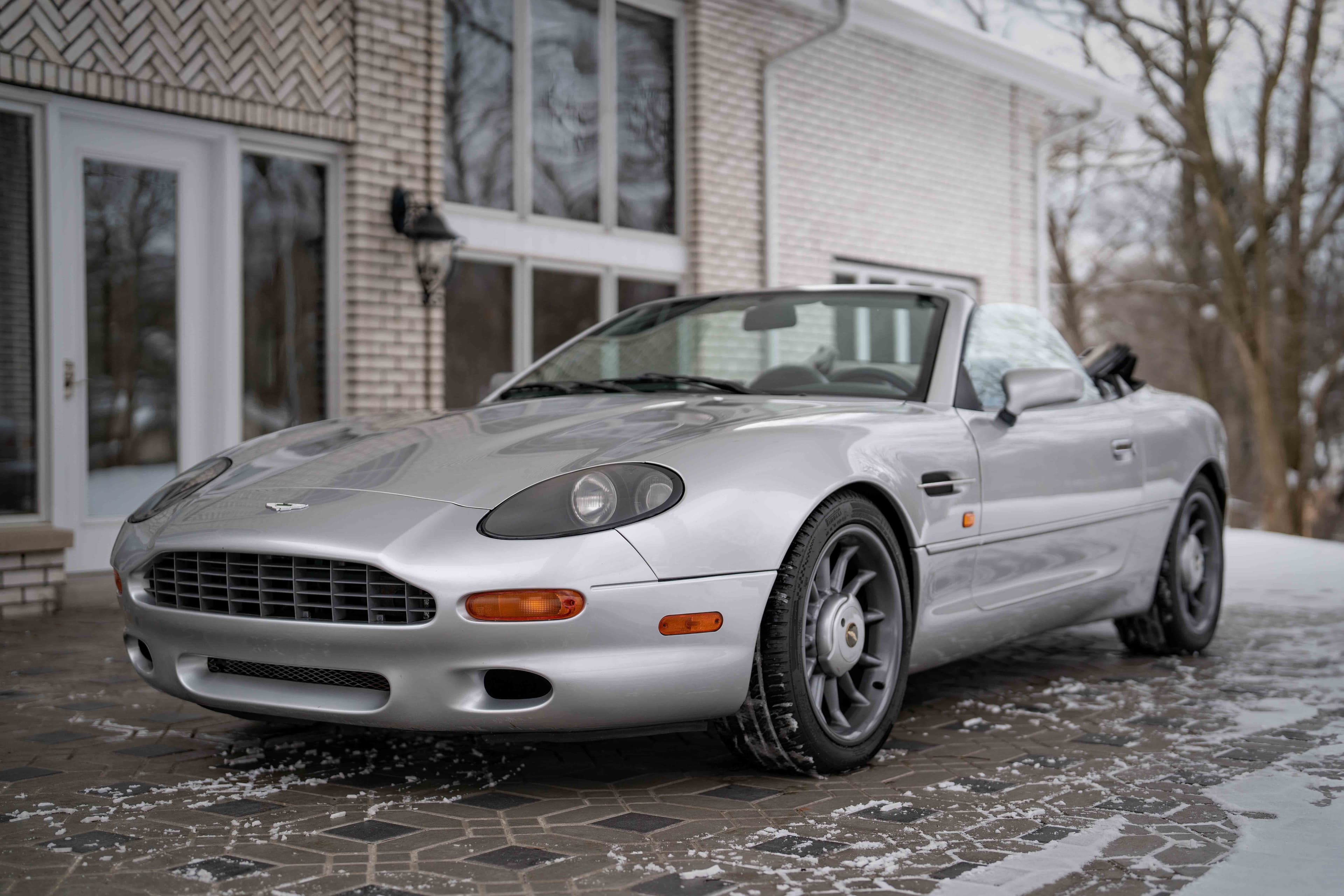 1998 Aston Martin DB7 sold for $0
