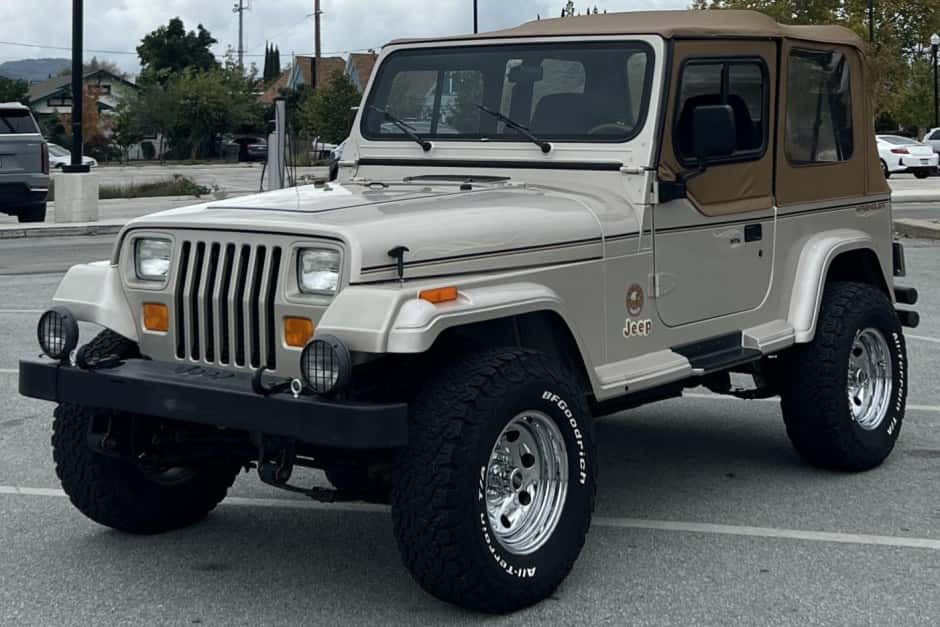 1995 Jeep Wrangler YJ (1987-1995) sold for $17,750