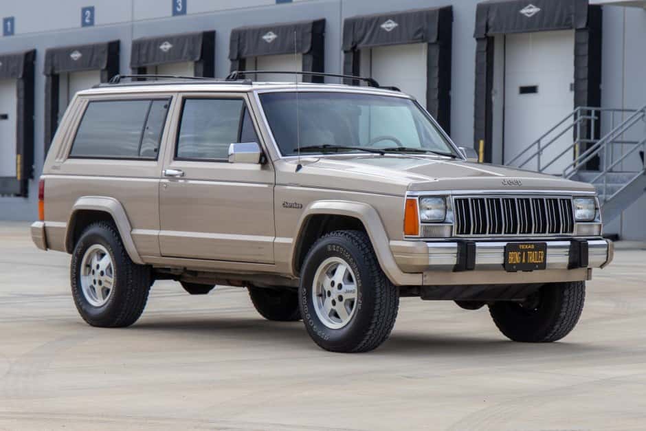 1994 Jeep XJ Cherokee sold for $10,750