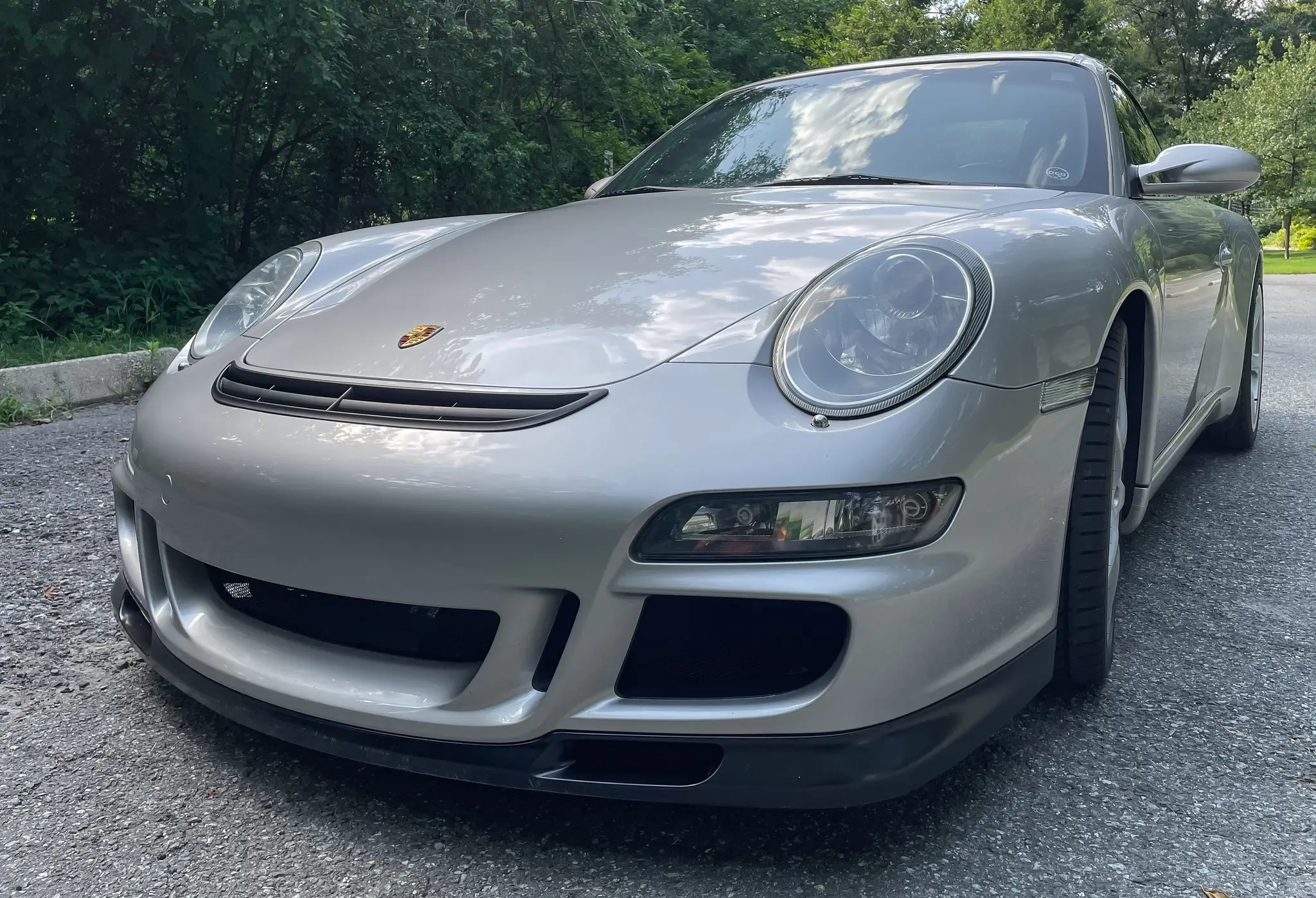 2005 Porsche 911 Carrera sold for $46,000