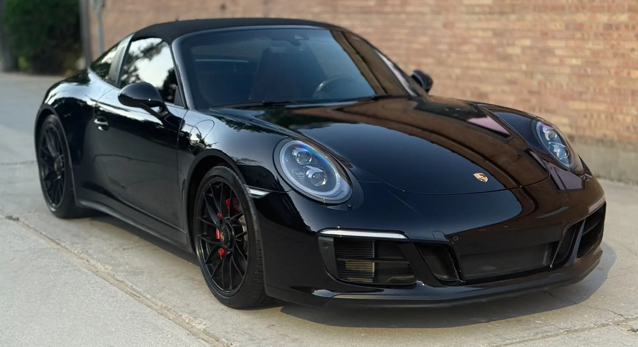 2018 Porsche Targa 4 GTS sold for $140,000