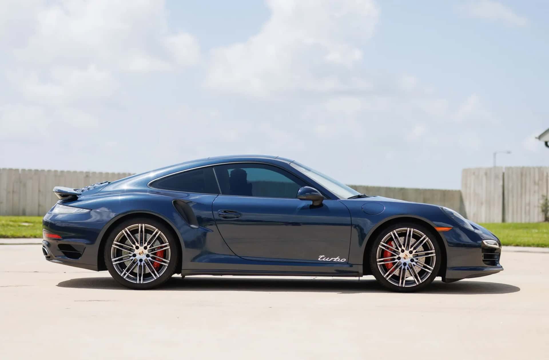 2015 Porsche 911 Turbo sold for $100,001