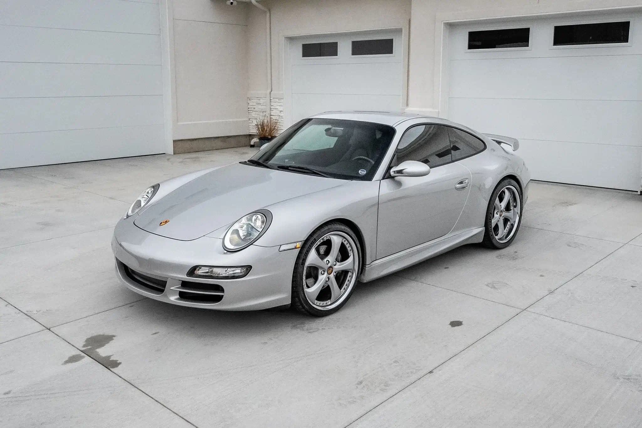 2005 Porsche 911 Carrera sold for $43,888