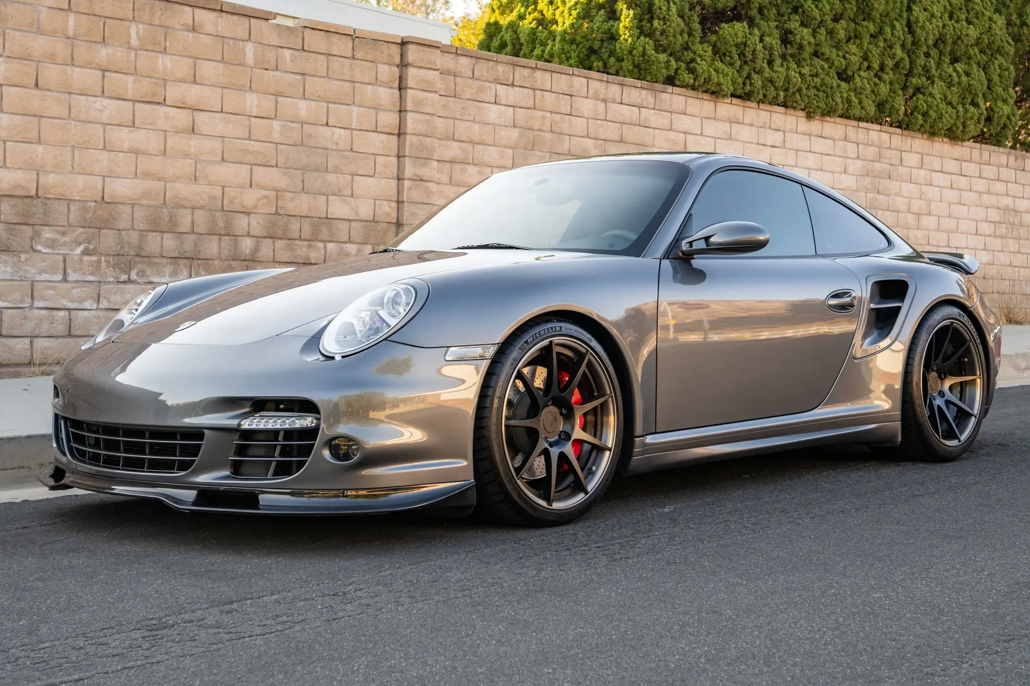 2007 Porsche 911 Turbo sold for $106,000