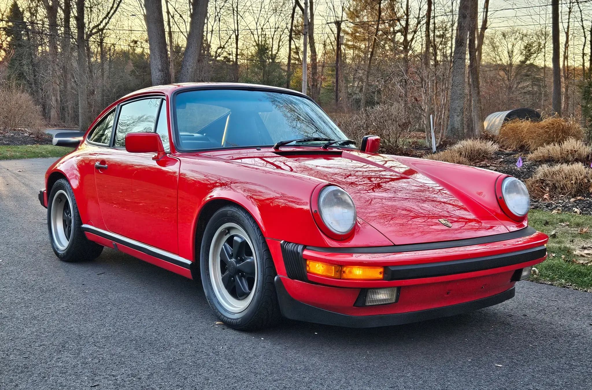1989 Porsche 911 Carrera sold for $87,198