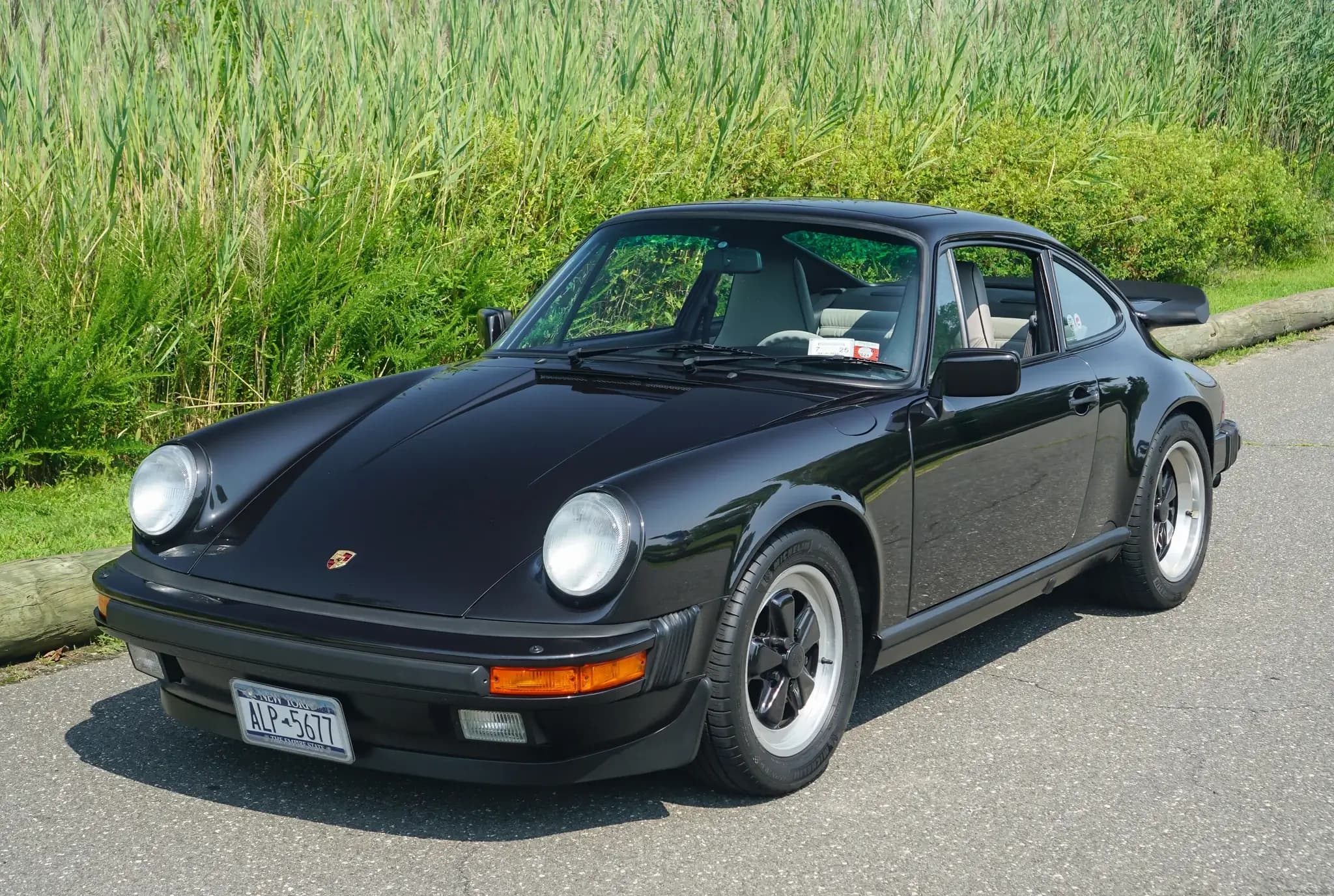 1989 Porsche 911 Carrera sold for $122,800