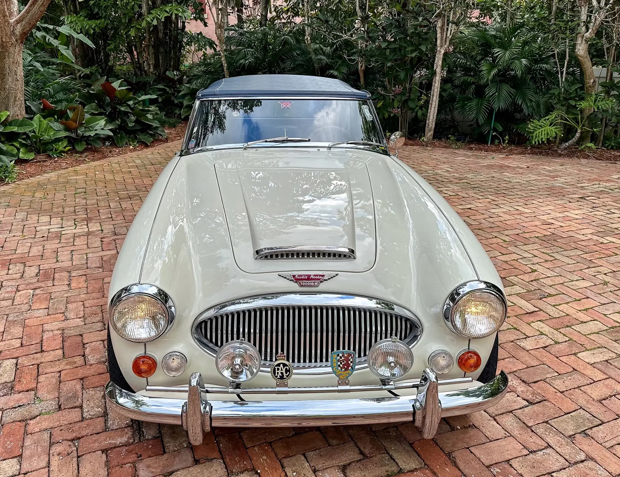 1966 Austin-Healey 3000 MKIII sold for $55,000