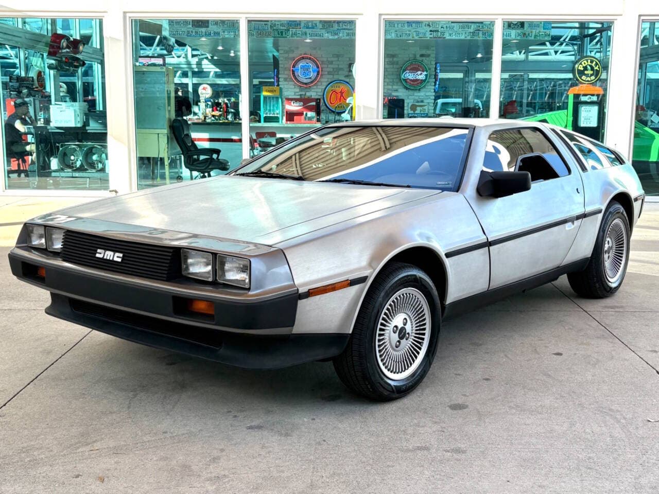 1981 DeLorean DMC-12 sold for $68,250