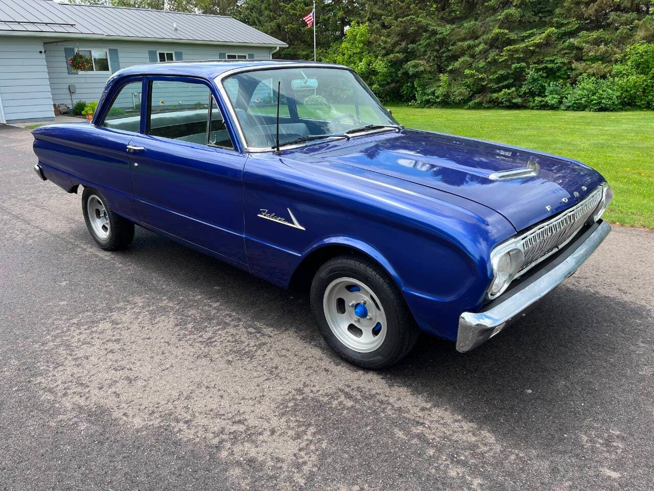 1962 Ford Falcon sold for $8,400