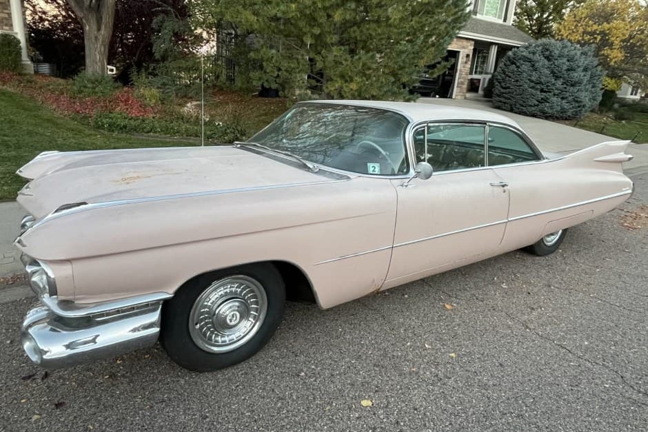 1959 Cadillac DeVille sold for $31,000