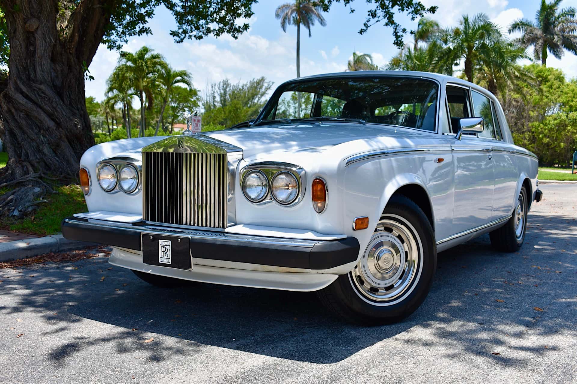 1977 Rolls-Royce Silver Shadow II sold for $15,000