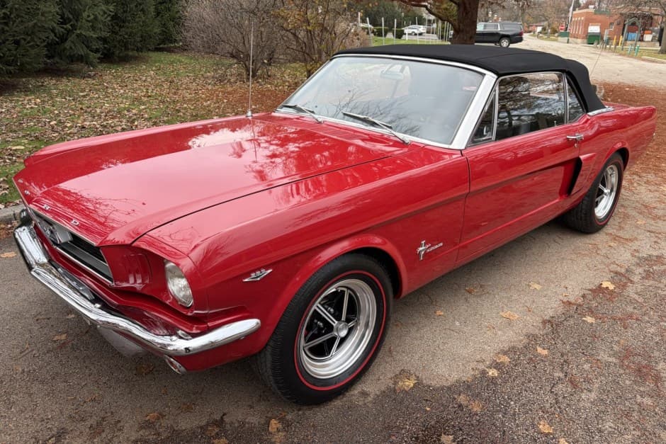 1966 Ford Mustang 1964.5-1966 sold for $32,500