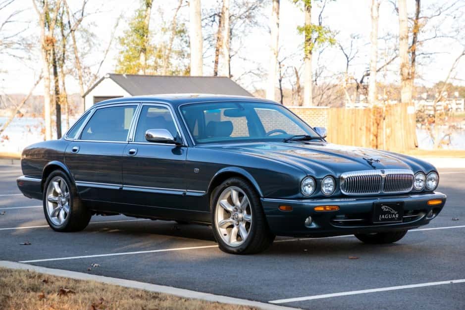 2000 Jaguar X308 XJ (1998-2003) sold for $9,500