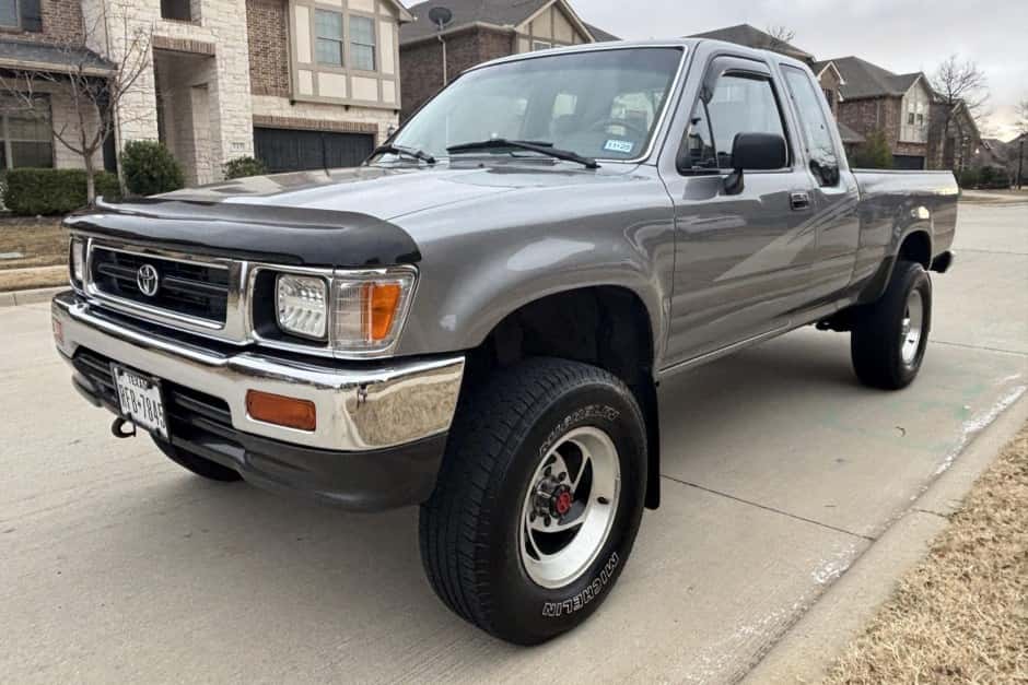 1993 Toyota Pickup (N80/90/100/110 1989-1997) sold for $17,500