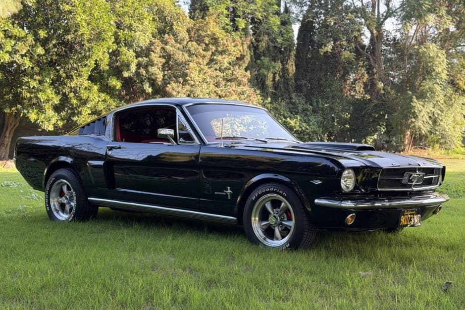 1965 Ford Mustang 1964.5-1966 sold for $42,500