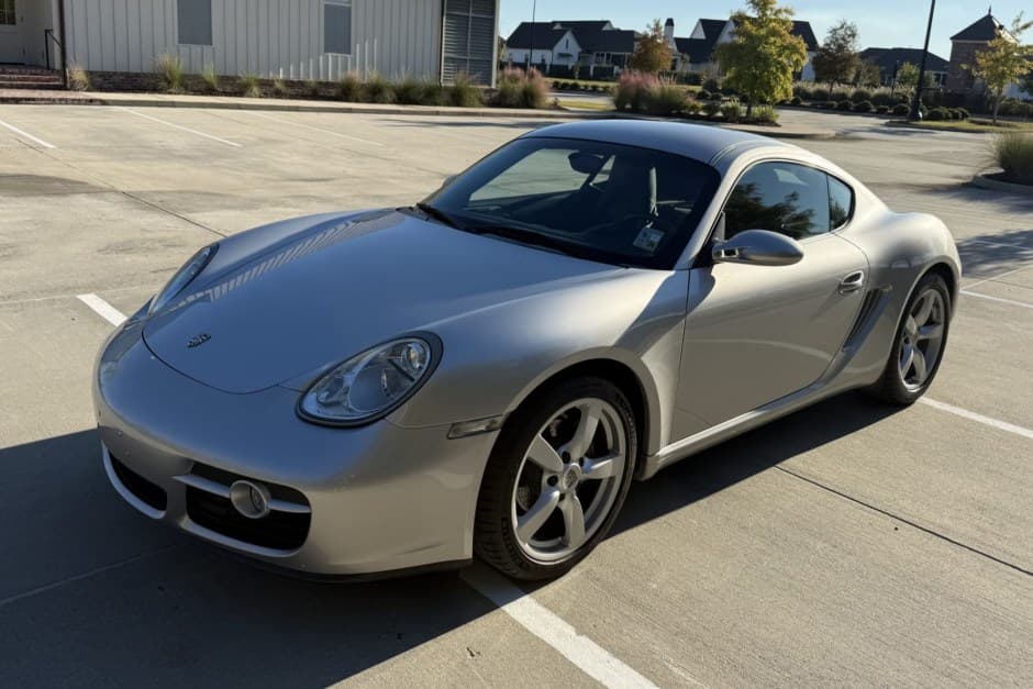 2007 Porsche 987 Cayman sold for $30,500