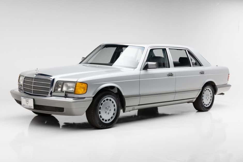 1991 Mercedes-Benz W126 S-Class sold for $21,700