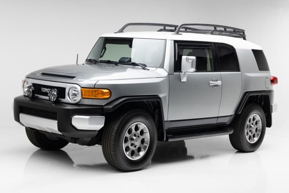 2012 Toyota FJ Cruiser sold for $34,250