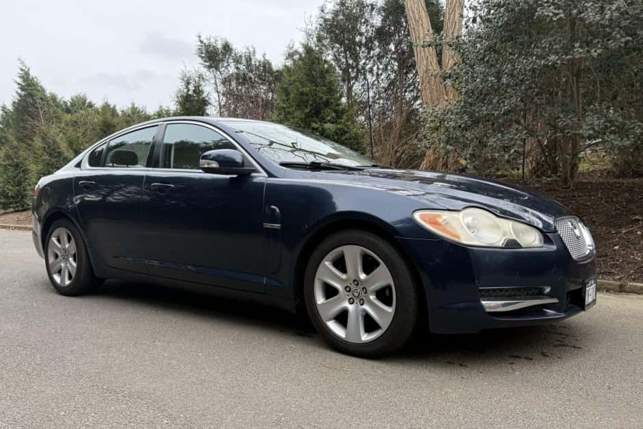 2009 Jaguar XF sold for $7,600