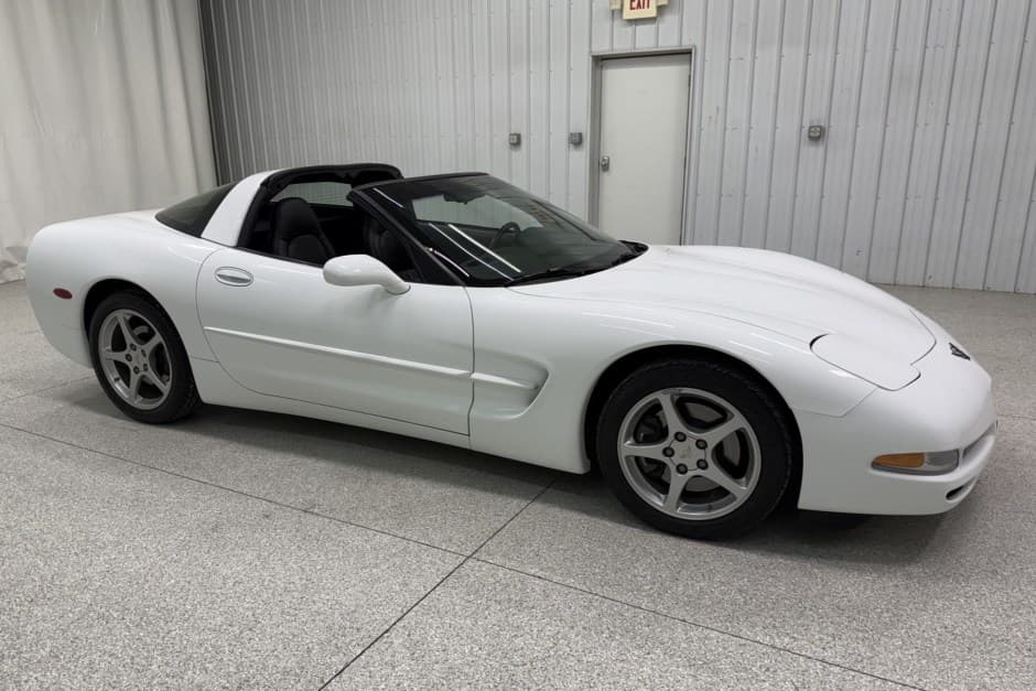 2000 Chevrolet Corvette C5 Coupe sold for $18,000