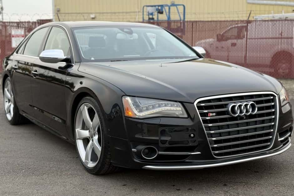 2014 Audi S8 sold for $14,850