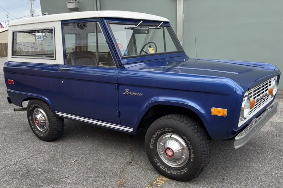 1974 Ford Bronco U13/U14/U15 1966-1977 sold for $33,000