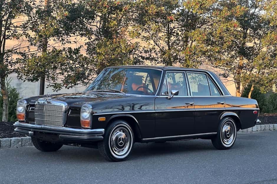 1971 Mercedes-Benz W114 & W115 sold for $31,250