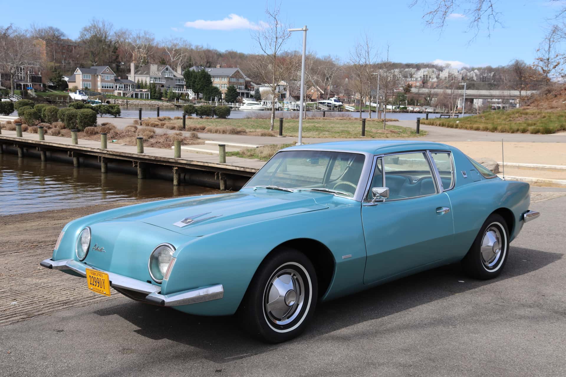 1963 Studebaker Avanti sold for $41,888