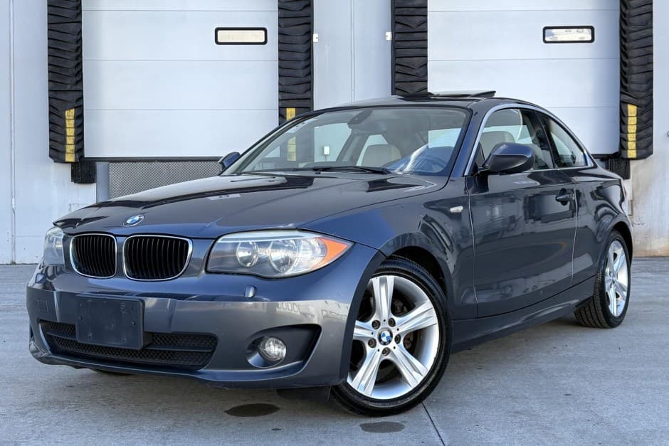 2013 BMW E82/E88 1-Series sold for $8,250