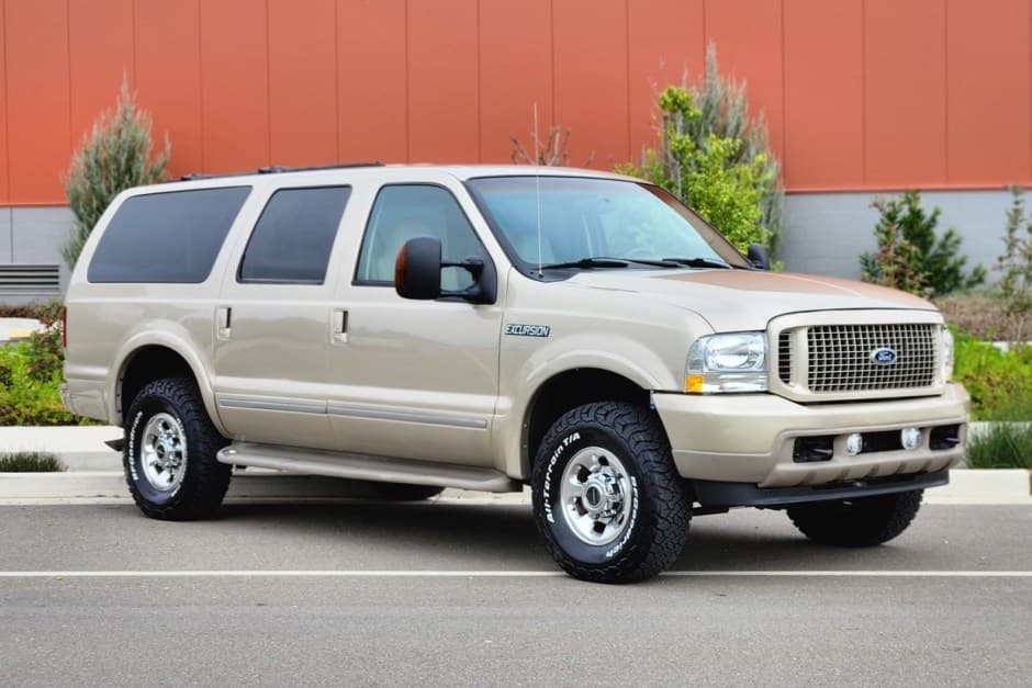 2004 Ford Excursion sold for $29,000