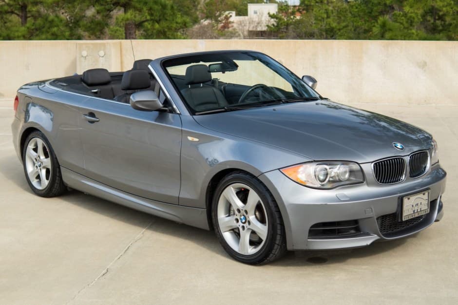 2011 BMW E82/E88 1-Series sold for $14,300