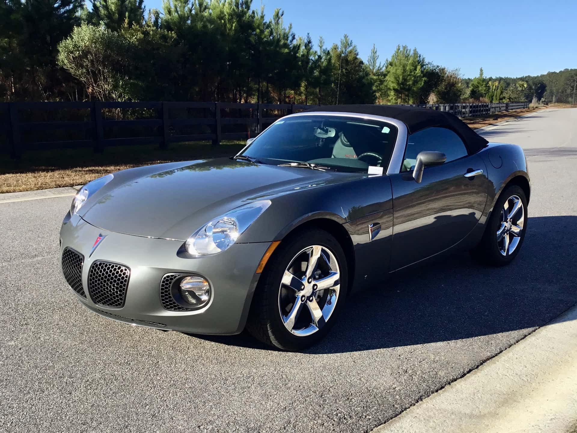 2008 Pontiac Solstice sold for $15,250